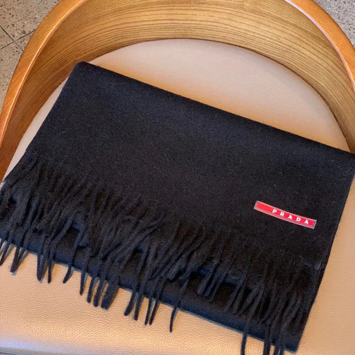 スーパーコピー プラダ マフラー