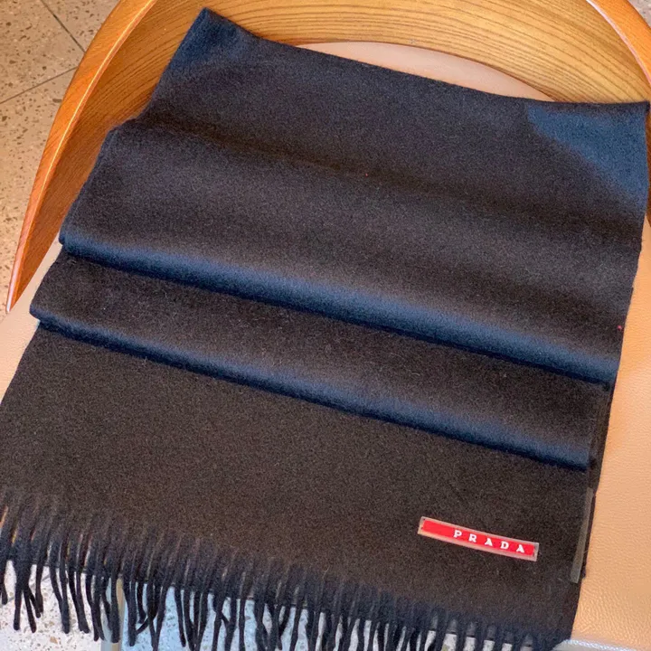 スーパーコピー プラダ マフラー