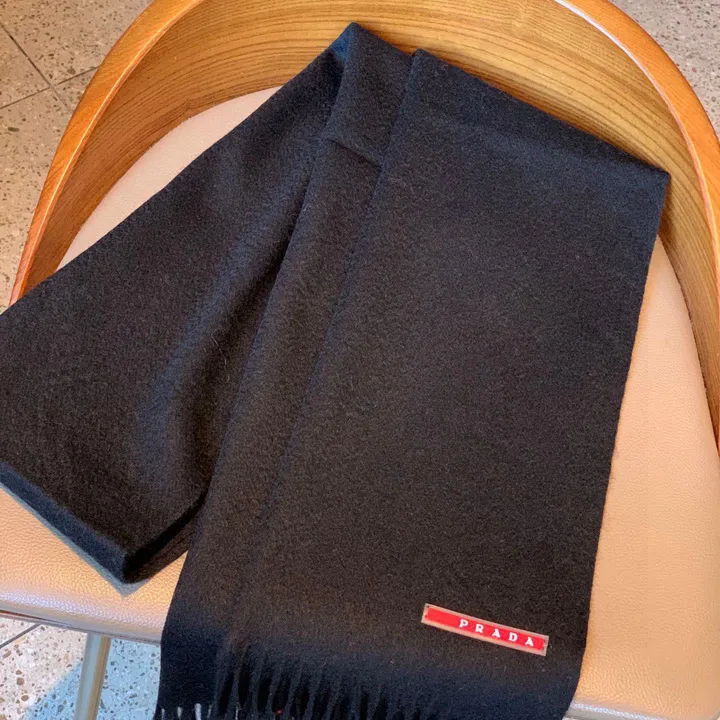 スーパーコピー プラダ マフラー