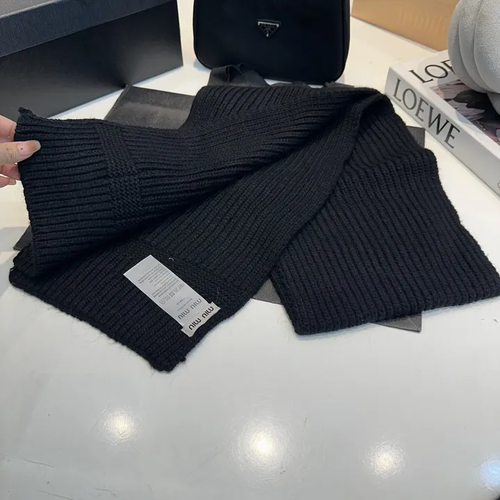 スーパーコピー ミュウミュウ マフラー