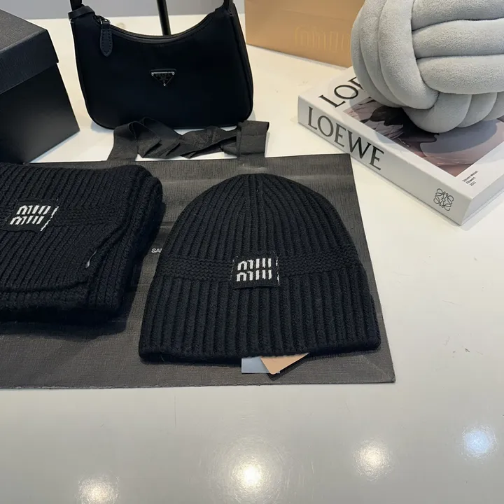 スーパーコピー ミュウミュウ マフラー