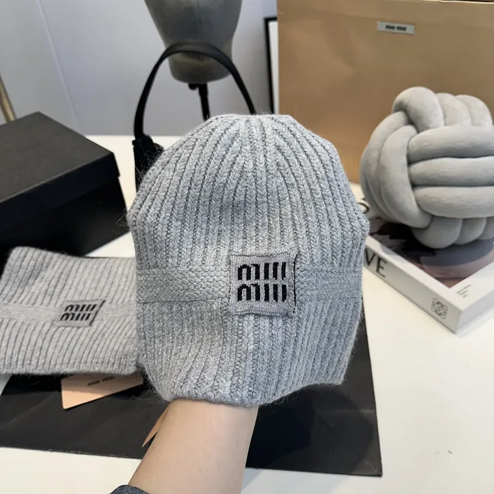 スーパーコピー ミュウミュウ マフラー