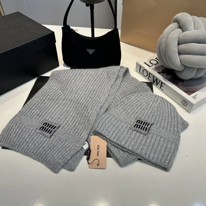 スーパーコピー ミュウミュウ マフラー