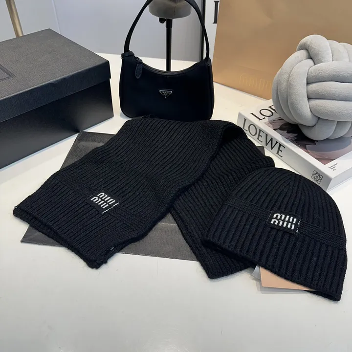 スーパーコピー ミュウミュウ マフラー