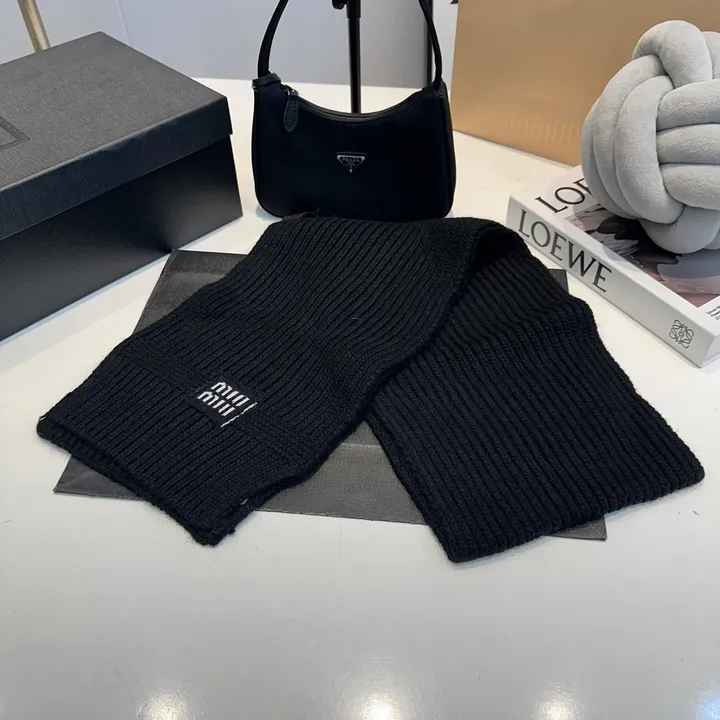 スーパーコピー ミュウミュウ マフラー