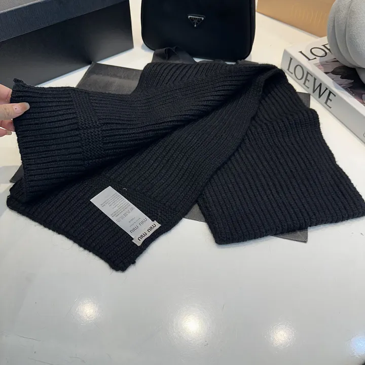 スーパーコピー ミュウミュウ マフラー