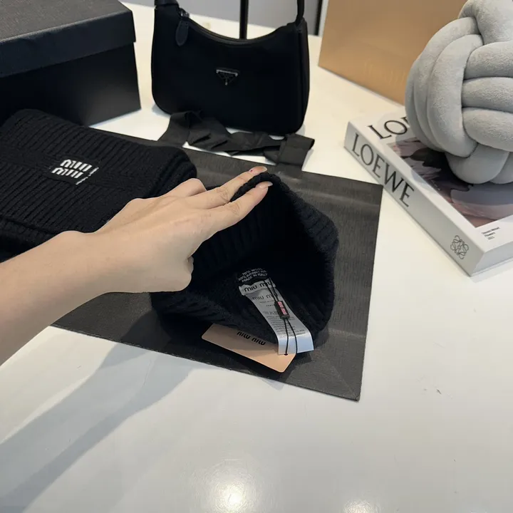 スーパーコピー ミュウミュウ マフラー