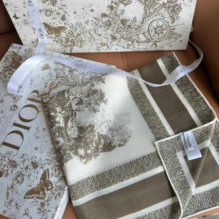 スーパーコピー ディオール マフラー