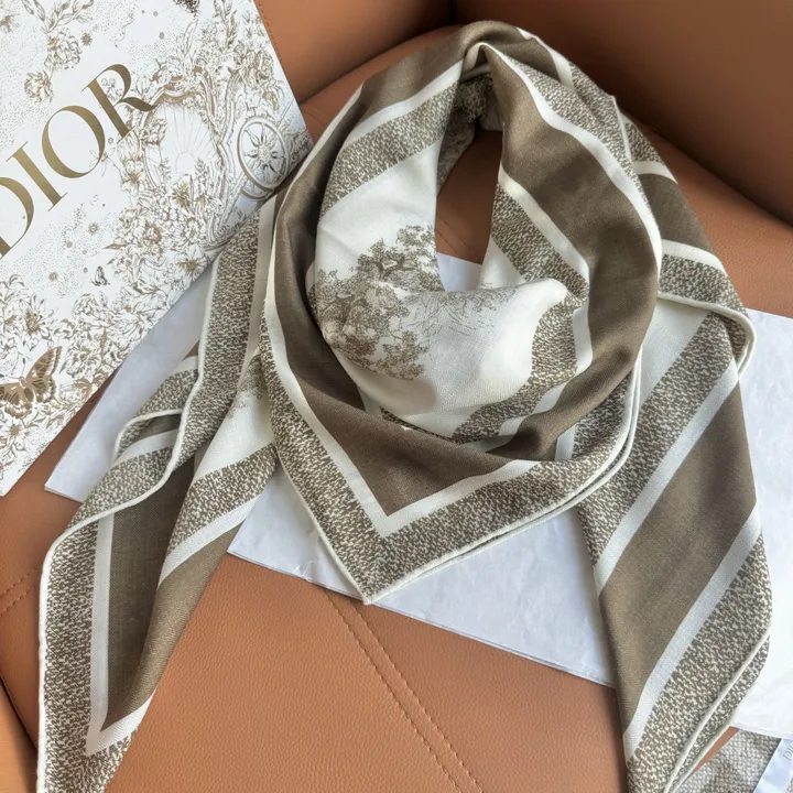 スーパーコピー ディオール マフラー