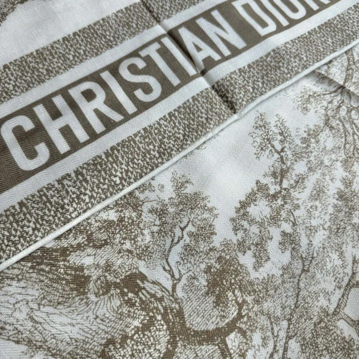 スーパーコピー ディオール マフラー