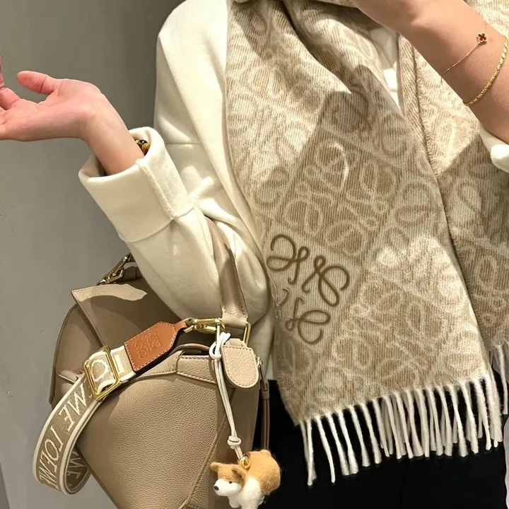 スーパーコピー ロエベ マフラー