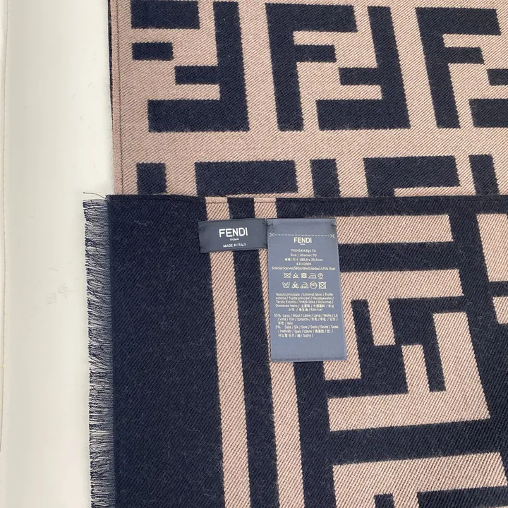 スーパーコピー フェンディ マフラー