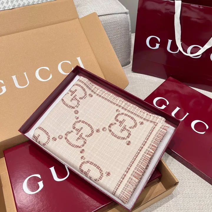 スーパーコピー グッチ マフラー