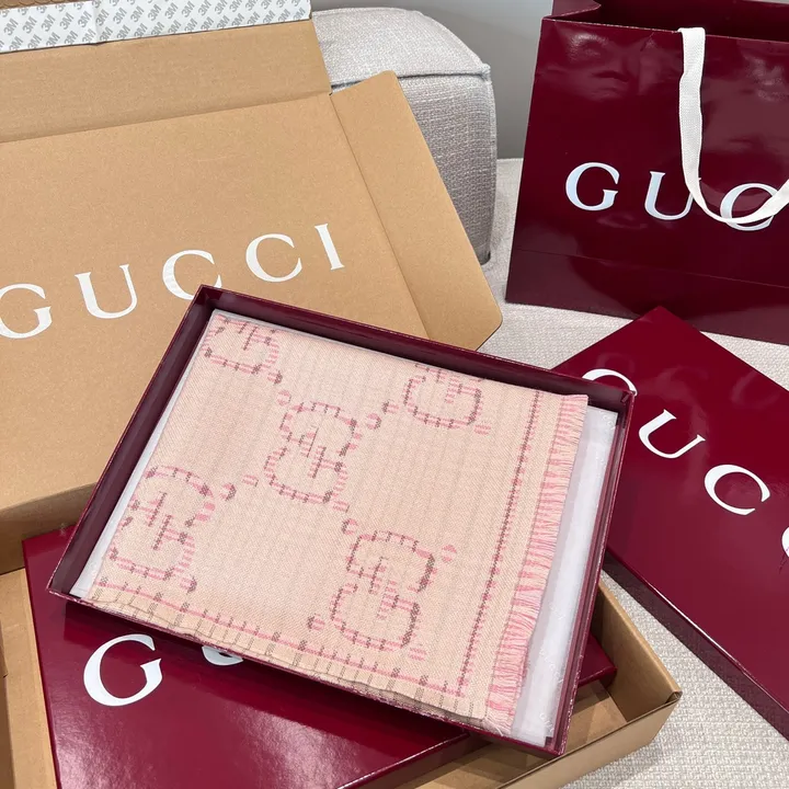 スーパーコピー グッチ マフラー