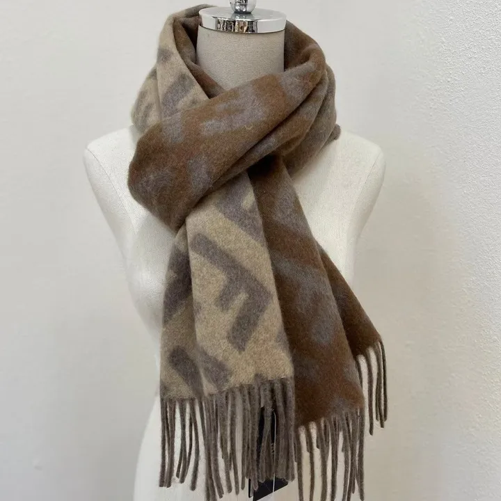 スーパーコピー フェンディ マフラー