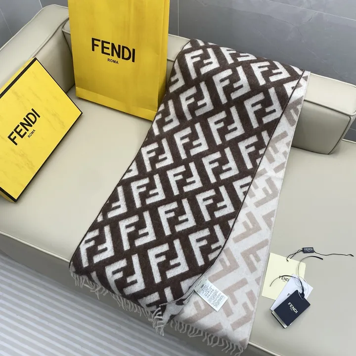 スーパーコピー フェンディ マフラー