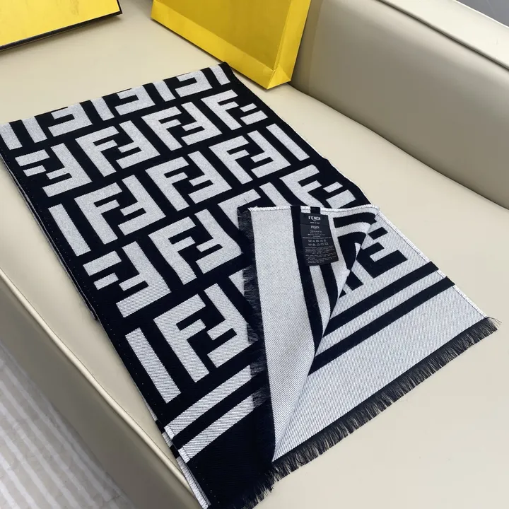 スーパーコピー フェンディ マフラー