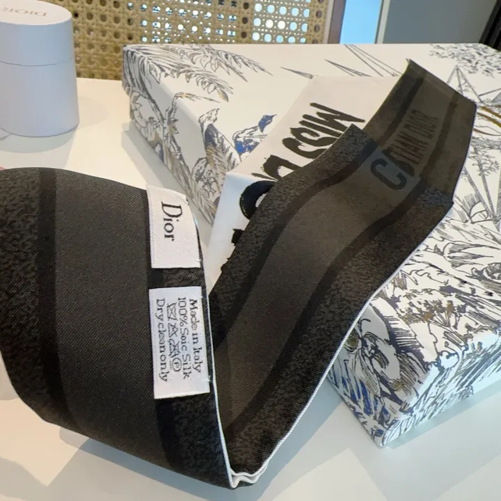 スーパーコピー ディオール マフラー