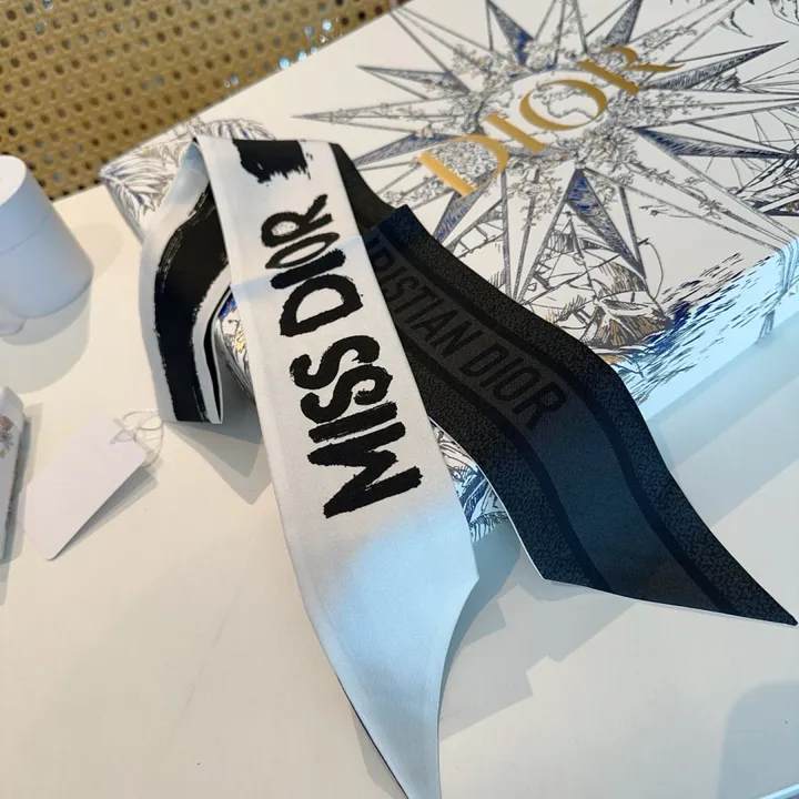 スーパーコピー ディオール マフラー