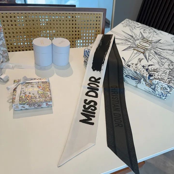 スーパーコピー ディオール マフラー