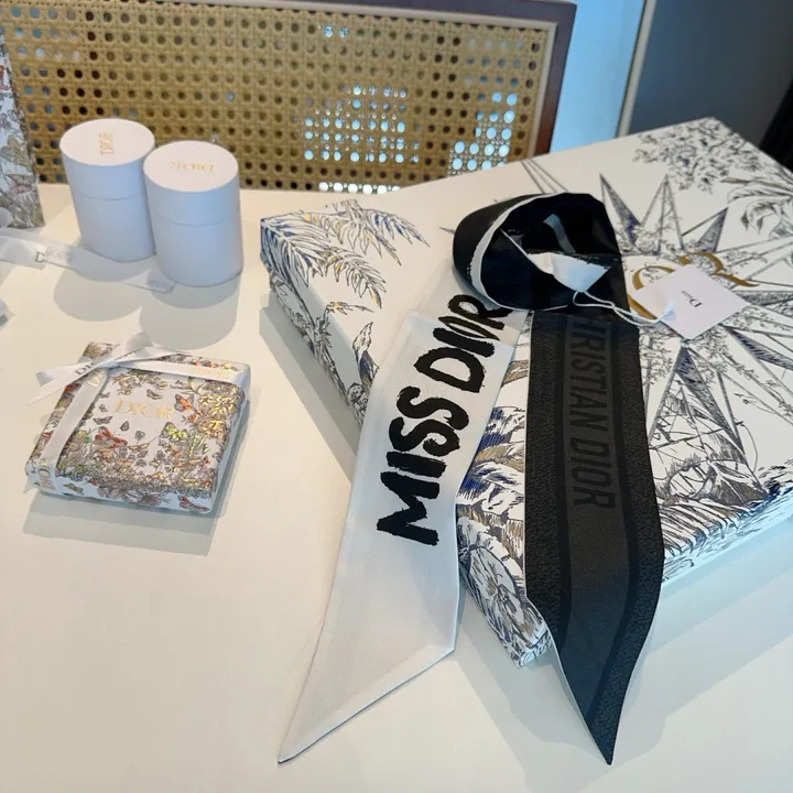 スーパーコピー ディオール マフラー