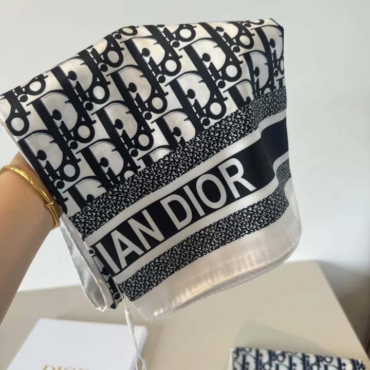 スーパーコピー ディオール マフラー