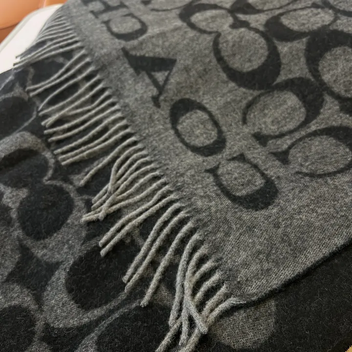 スーパーコピー コーチ マフラー