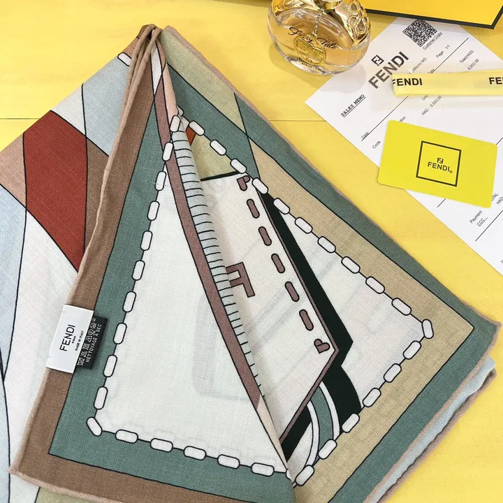 スーパーコピー フェンディ マフラー