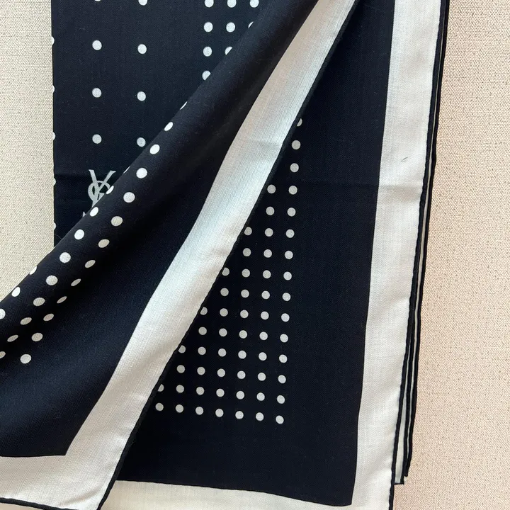 スーパーコピー バレンシアガ マフラー