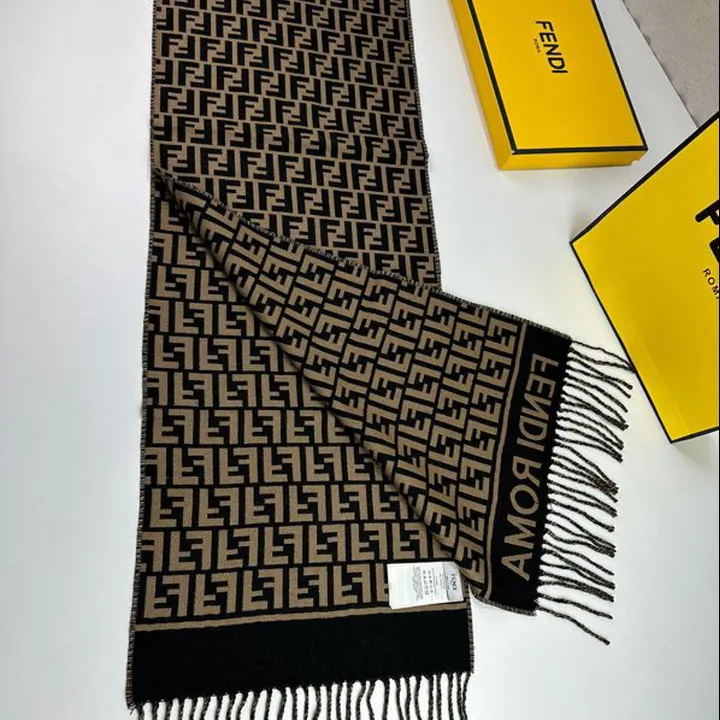 スーパーコピー フェンディ マフラー