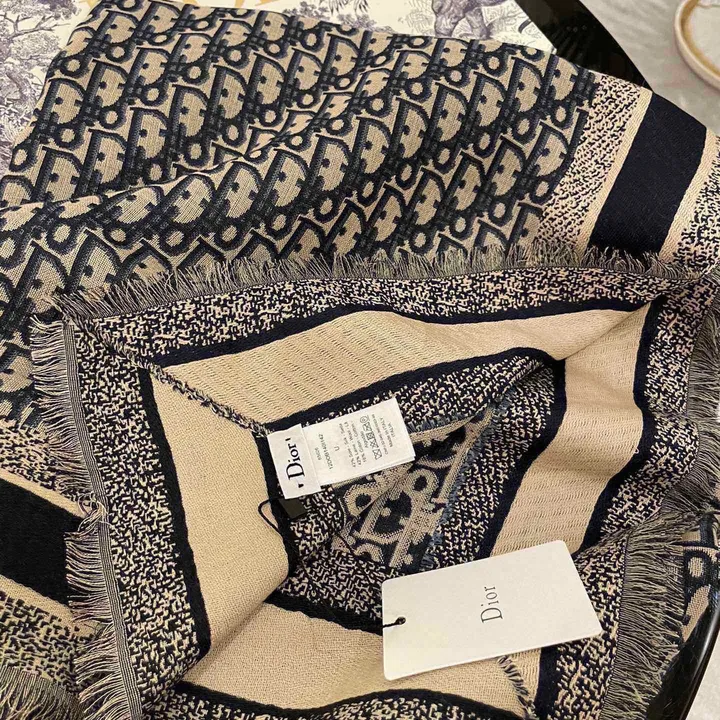 スーパーコピー ディオール マフラー