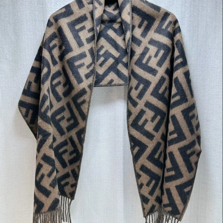 スーパーコピー フェンディ マフラー