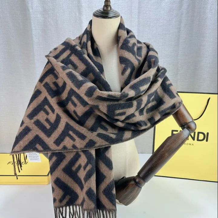 スーパーコピー フェンディ マフラー