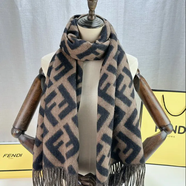 スーパーコピー フェンディ マフラー