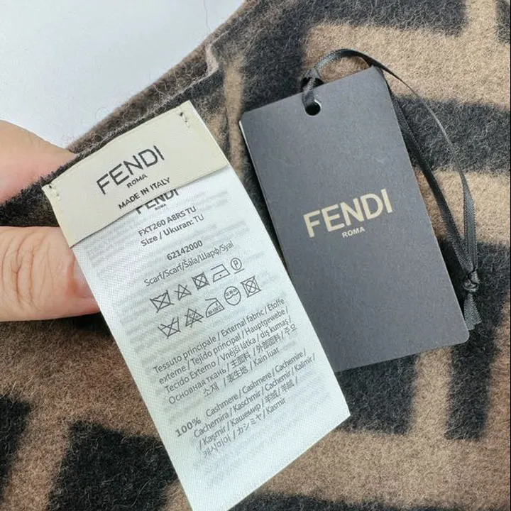 スーパーコピー フェンディ マフラー