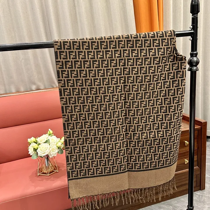 スーパーコピー フェンディ マフラー