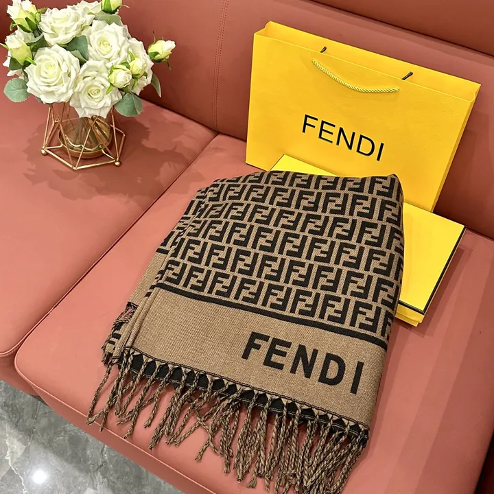 スーパーコピー フェンディ マフラー