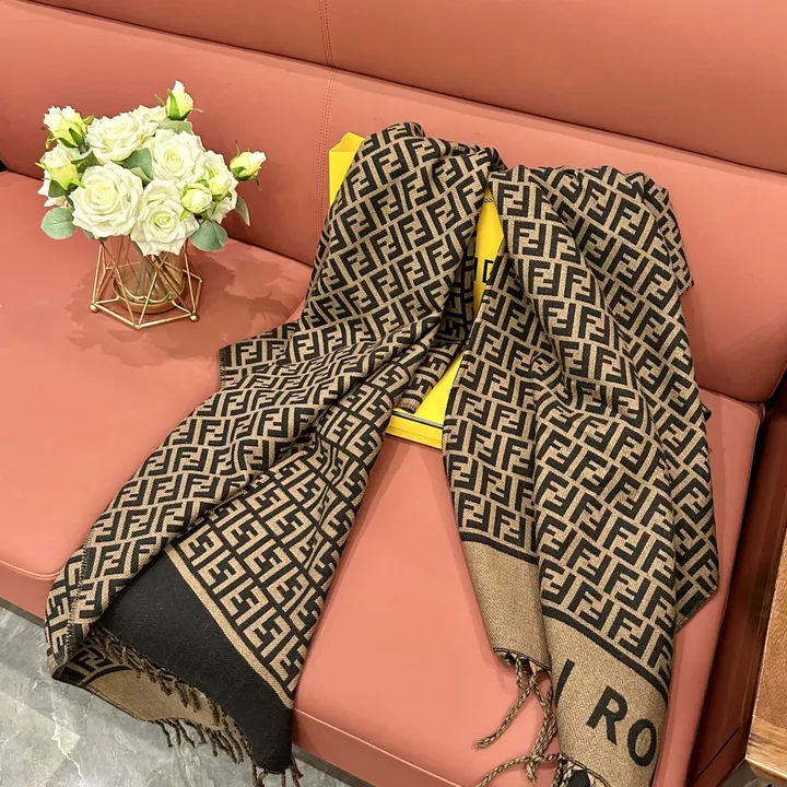 スーパーコピー フェンディ マフラー