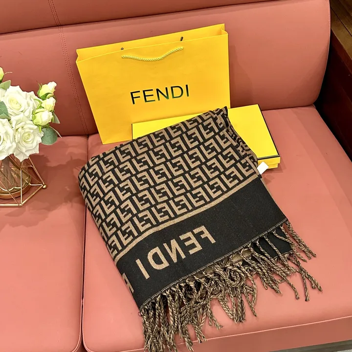 スーパーコピー フェンディ マフラー