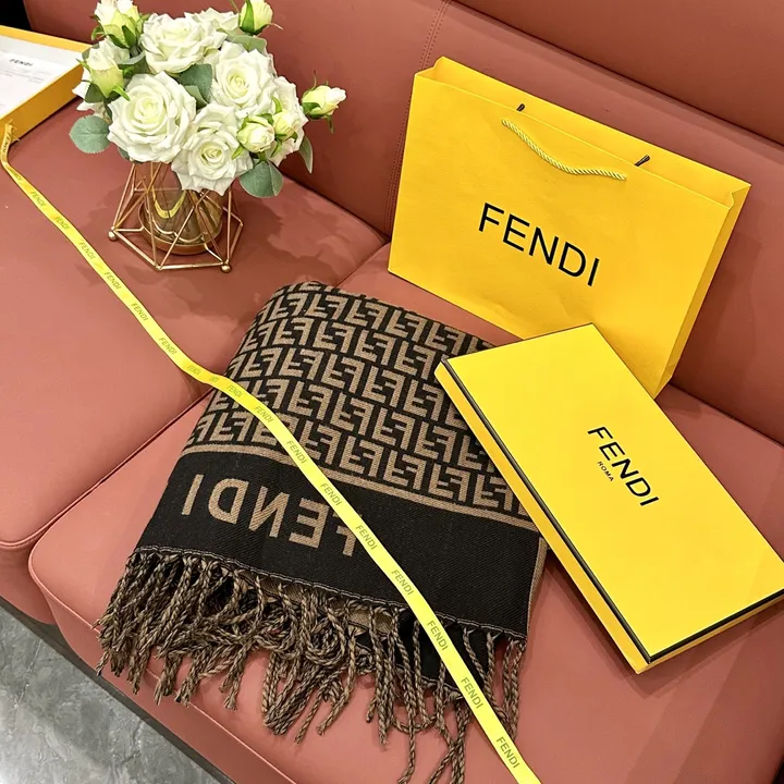 スーパーコピー フェンディ マフラー