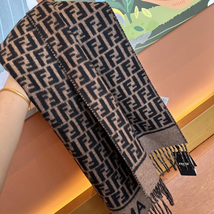 スーパーコピー フェンディ マフラー