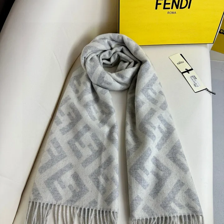 スーパーコピー フェンディ マフラー