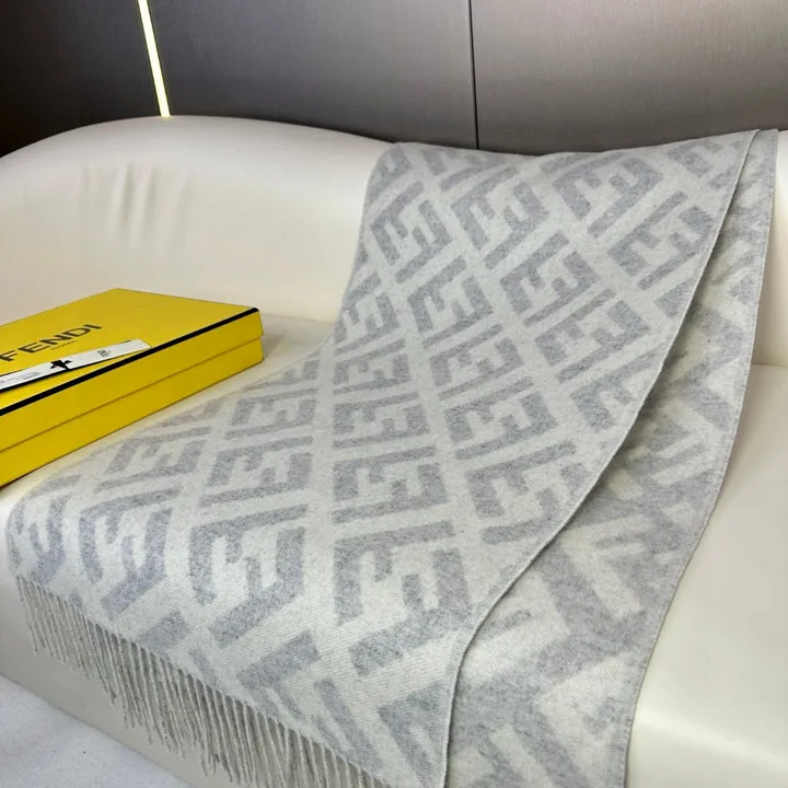 スーパーコピー フェンディ マフラー