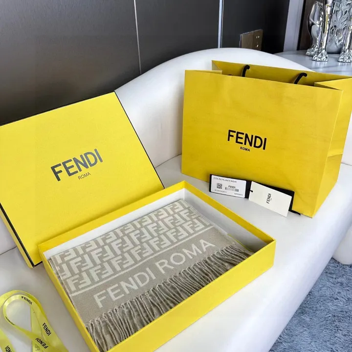 スーパーコピー フェンディ マフラー