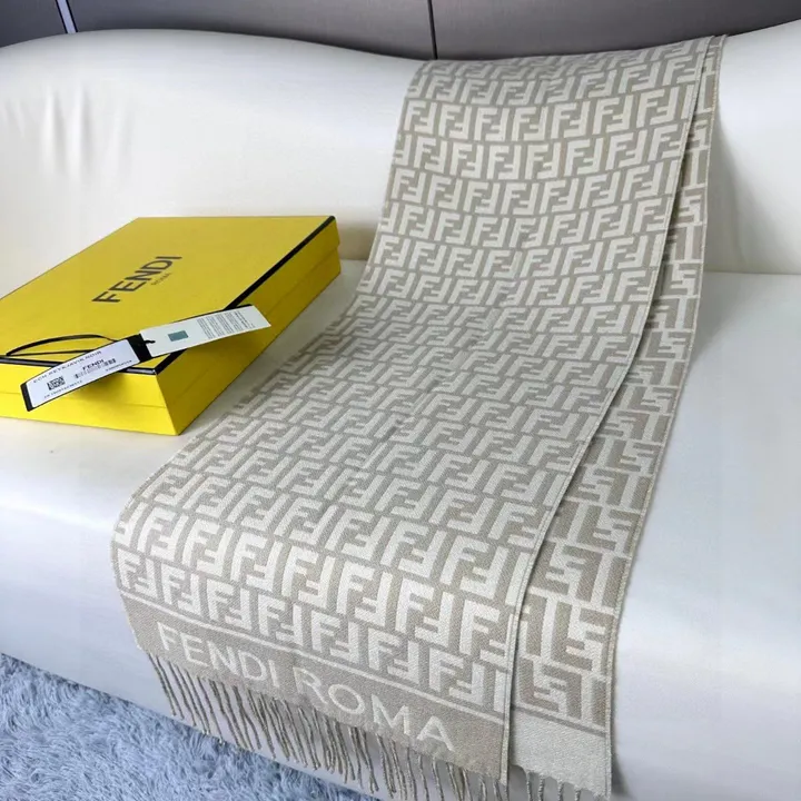 スーパーコピー フェンディ マフラー