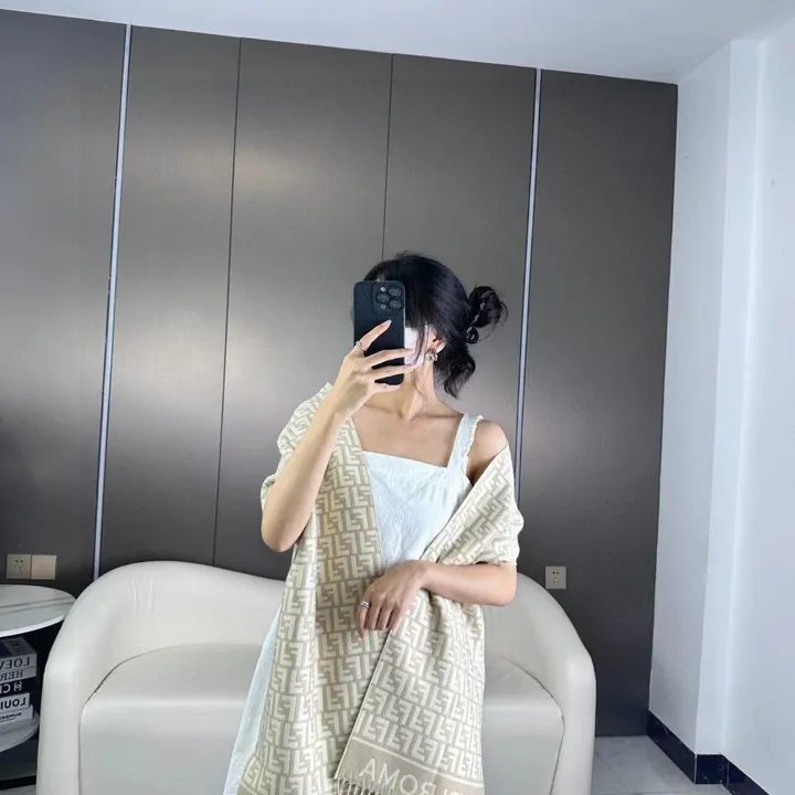 スーパーコピー フェンディ マフラー