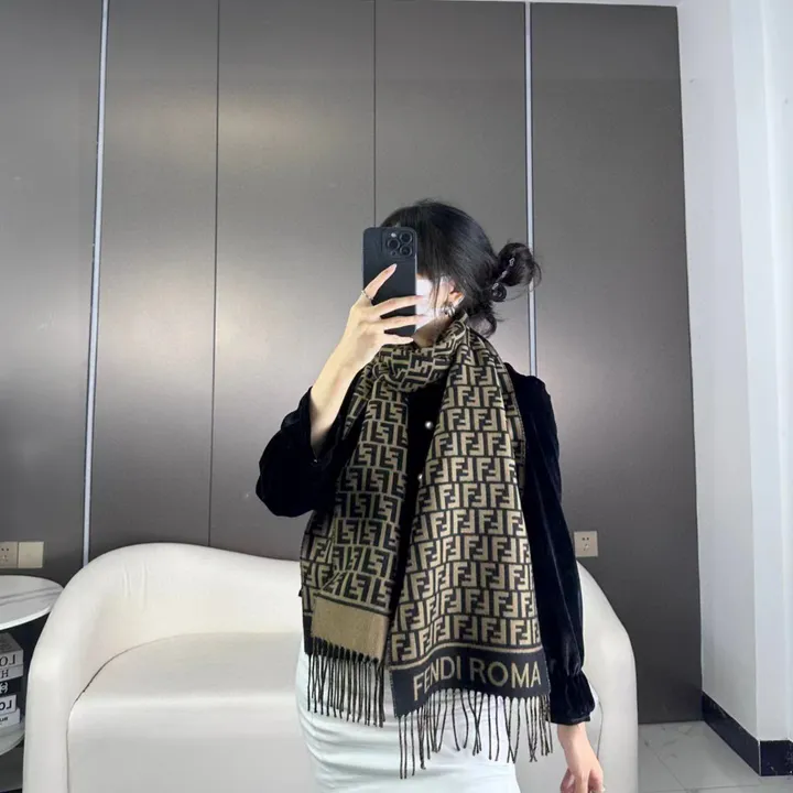 スーパーコピー フェンディ マフラー