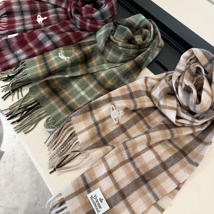 スーパーコピー ヴィヴィアン・ウエストウッド マフラー