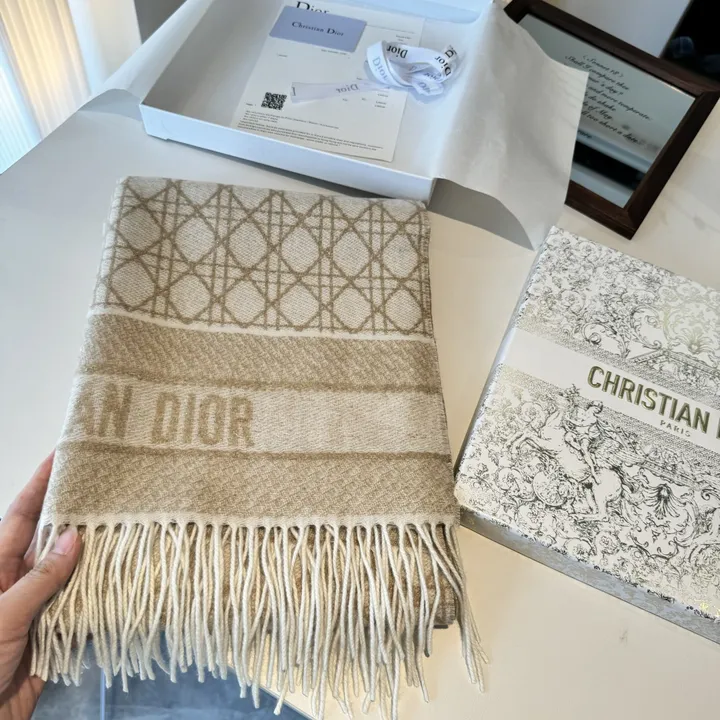 スーパーコピー ディオール マフラー