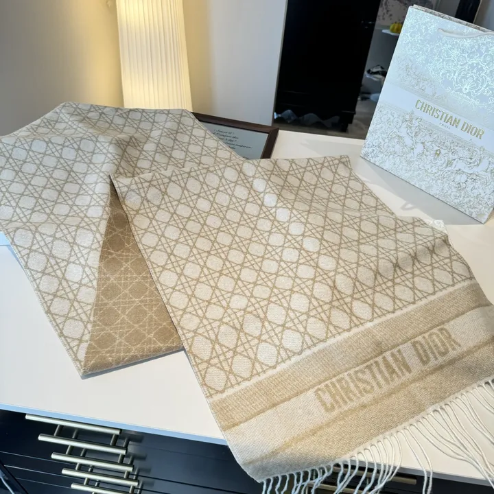 スーパーコピー ディオール マフラー